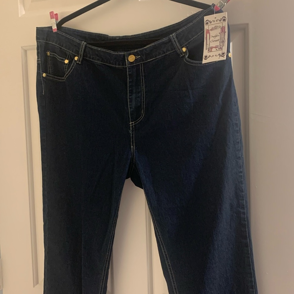 Jeans. Straight leg stretch denim. Dark blue